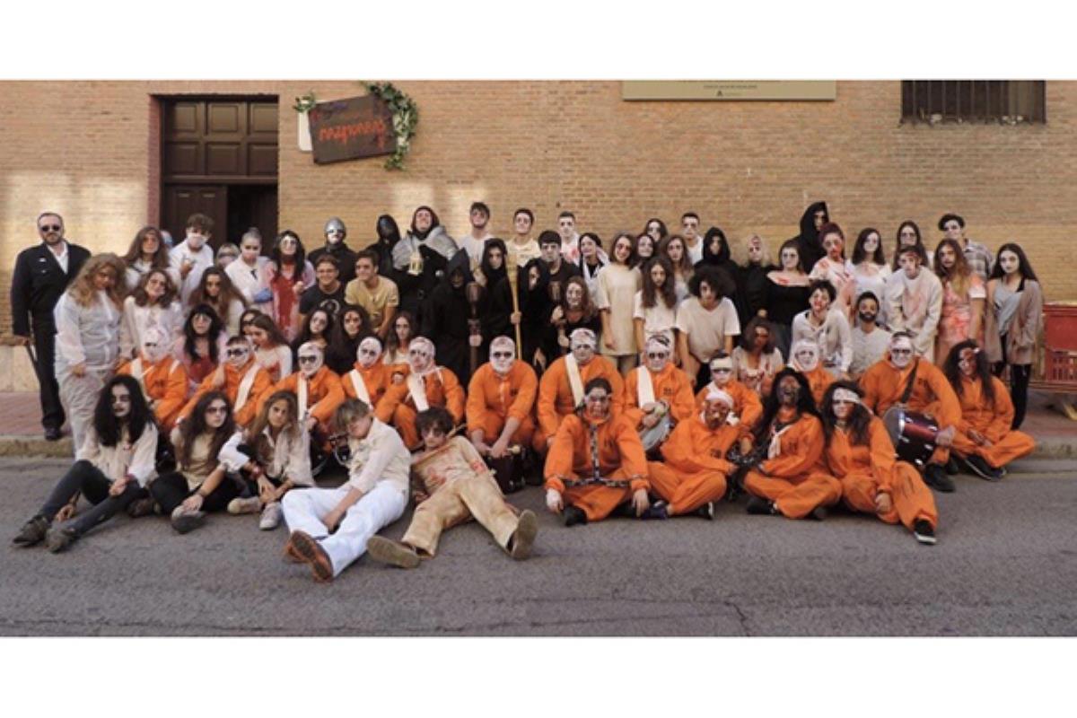 Un evento de autogestión participativo, en el que los propios jóvenes han definido la temática y el guion del pasaje del terror
