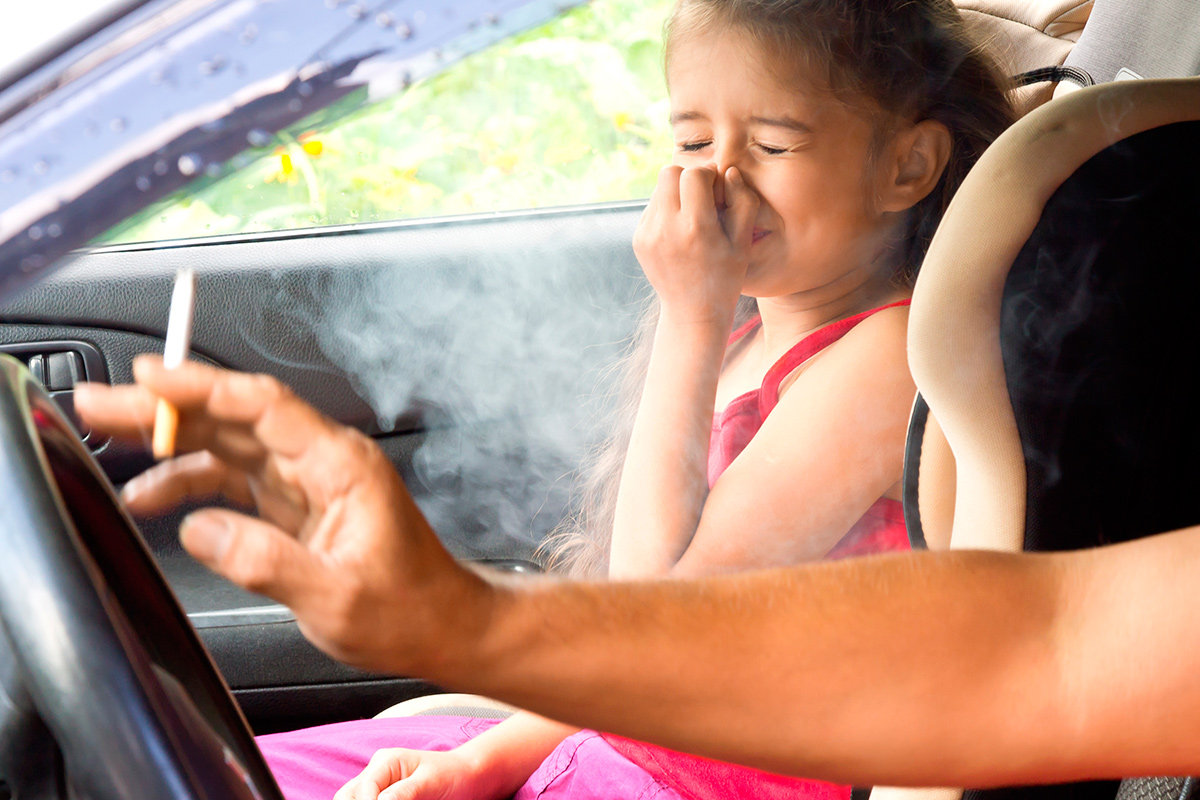 Un nuevo estudio alerta de que los niños que están expuestos asiduamente al humo del tabaco, presentan una mayor gravedad de las crisis de asma