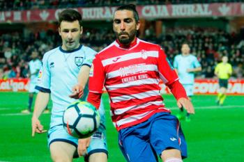 El defensa andaluz llega libre tras jugar en el Rubin Kazásn ruso