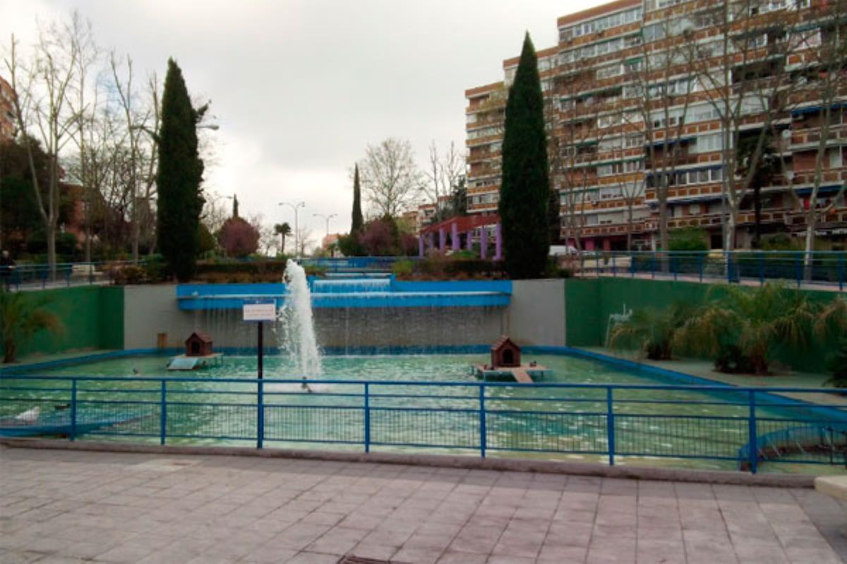 El alcalde de Fuenlabrada asiste a la apertura al público del bulevar tras los trabajos de renovación