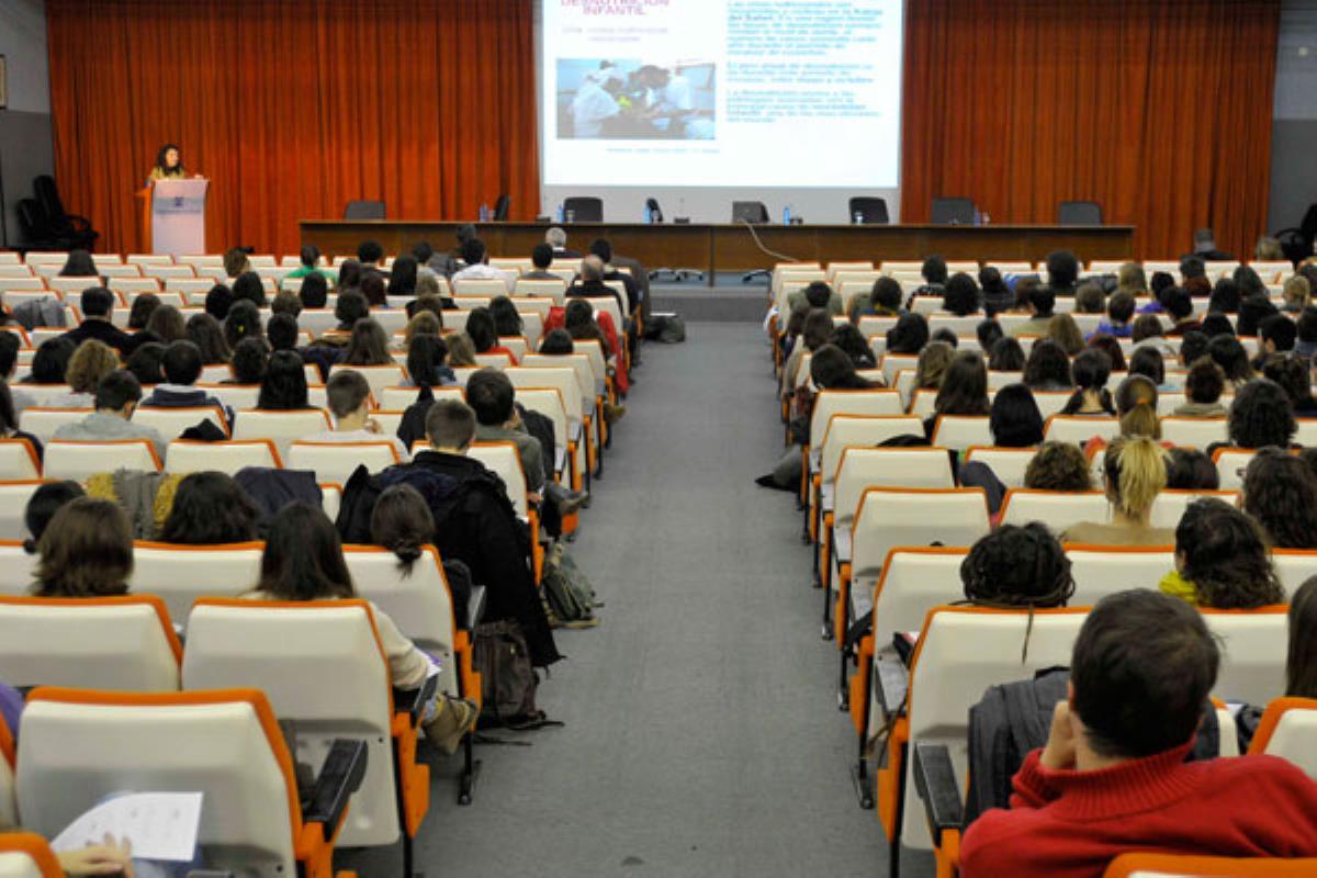 Medicina, Biología Sanitaria y Fisioterapia repiten como las titulaciones con las notas más altas