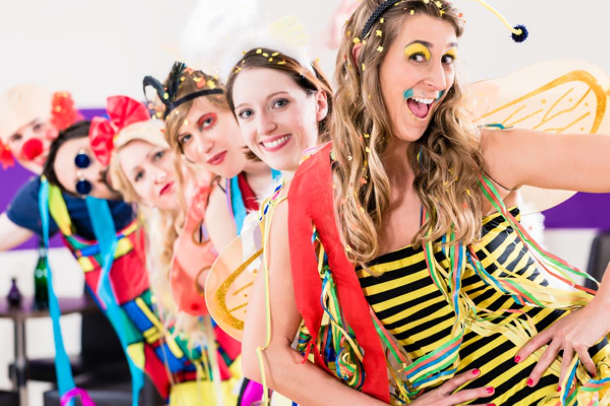 Carnaval como lo conocemos nosotros hoy en día es una continuidad de los antiguos Saturnales, las festividades romanas que se celebran en honor al Dios Saturno