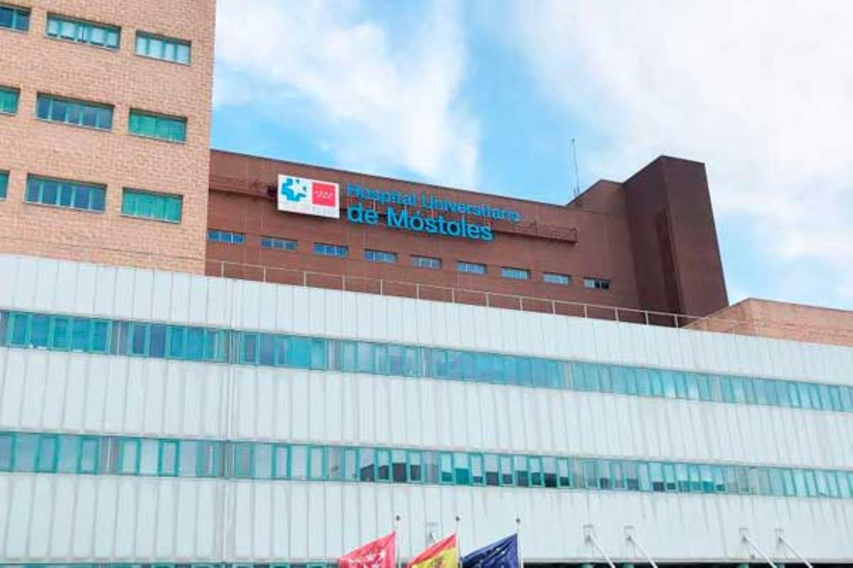 Un trabajador del Hospital Universitario de Móstoles denuncia la falta de equipos para atender los casos