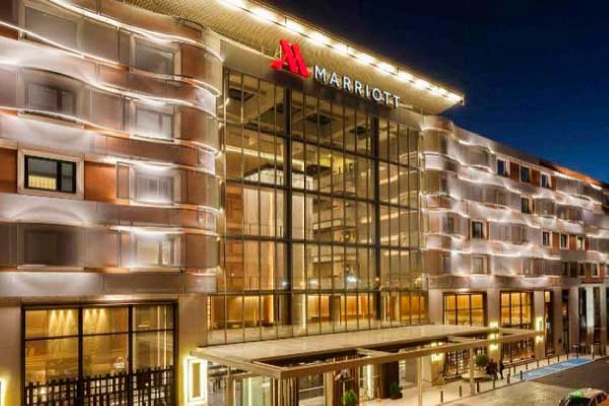 El Gran Hotel Colón y el Hotel Marriot Auditorium acogerán los pacientes menos afectados por el virus