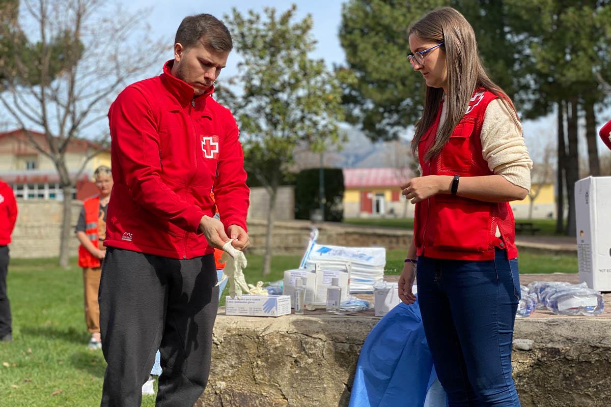 Cruz Roja refuerza su atención a 400.000 personas vulnerables ante el coronavirus