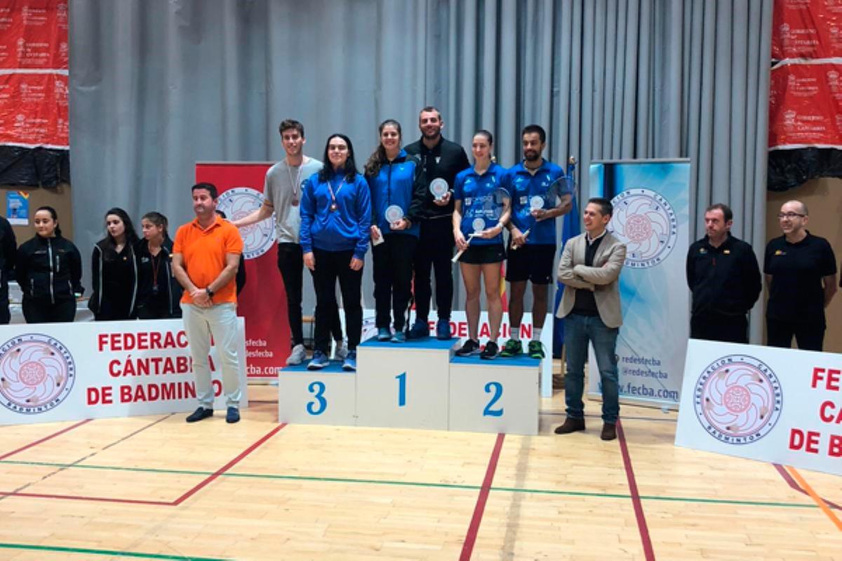 Se hizo con la victoria en la categoría de dobles mixto junto a Helena Sánchez