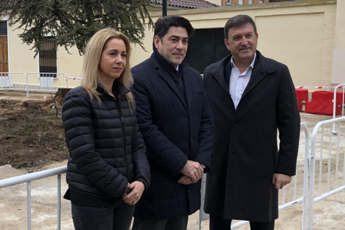 El consejero de Vivienda y Administración Local destaca la estética diáfana que adquirirá la plaza