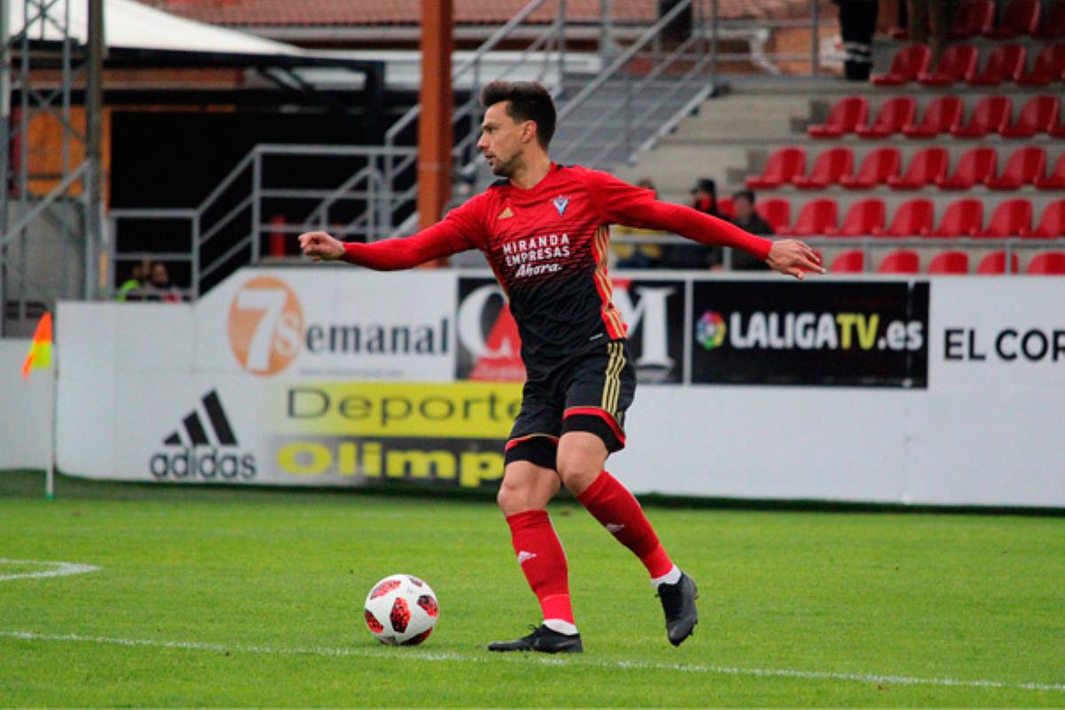 El sevillano llega a Fuenlabrada con una dilatada trayectoria, jugando, incluso, en la UEFA