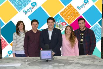 El alcalde del municipio visitó los estudios de Soyde para atender las preocupaciones de los alcorconeros