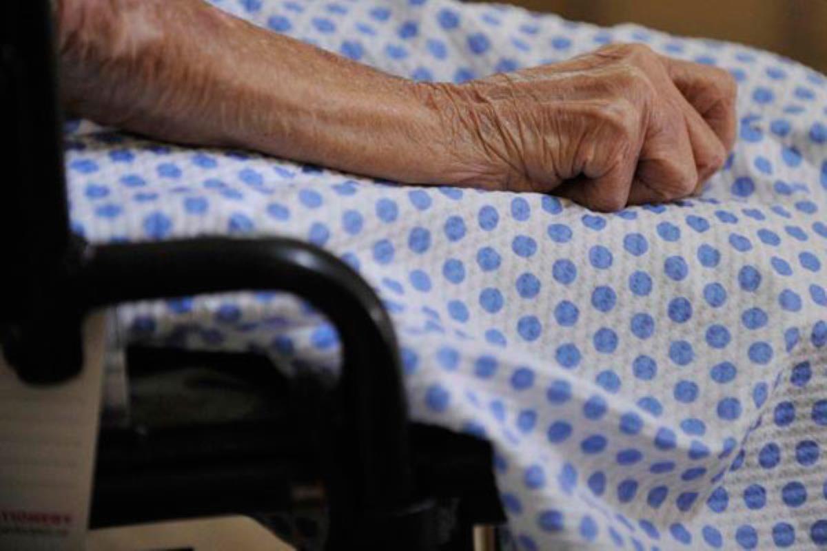 Familiares, residentes y trabajadores han puesto de relieve los incidentes “constantes” a los que deben enfrentarse 