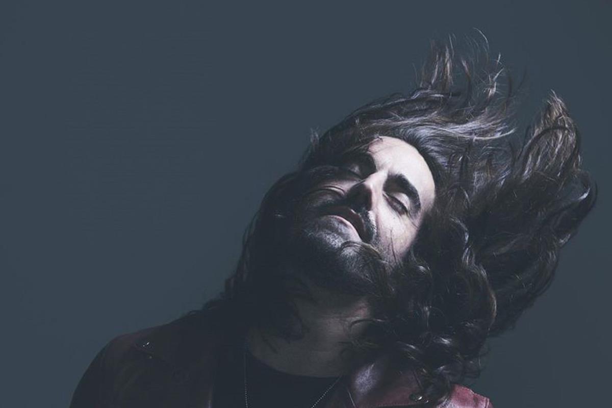 A las 20:00 horas, ya podremos escuchar el single presentación del nuevo disco del cantautor gallego