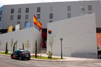 La víctima fue ingresada en el Hospital Rey Juan Carlos con una herida grave por arma blanca 