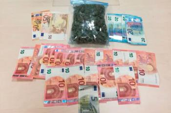 El detenido portaba más de 100 gramos de marihuana y 450 euros