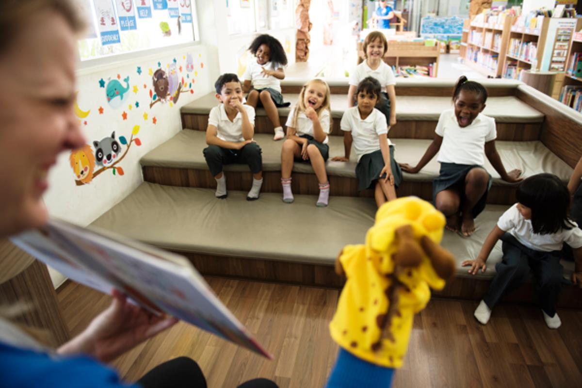 Vuelve 'La Cultura va por Barrios' a Alcalá de Henares con los cuentos 'Los tres mosqueteros', 'Rey Arturo', 'Oliver Twist' y 'Los tres cerditos'