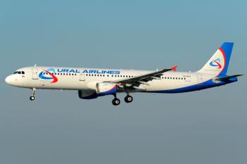 Un F-18 del Ejército y un avión de pasajeros evitaron el choque por 750 metros 
