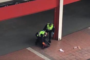 La brutalidad de la retención circula por las redes sociales, y el testigo que lo ha documentado asegura que las medidas fueron injustificadas