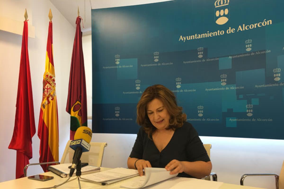 El monto, en concepto de los suministros de agua, luz y teléfono que no se dieron de baja en ocho años