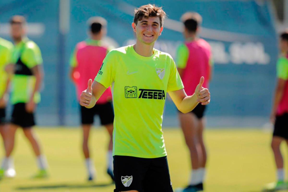 El joven jugador llega cedido desde el Málaga hasta final de temporada