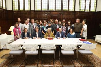La alcaldesa de Madrid, Manuela Carmena, ha firmado un protocolo con los sindicatos municipales