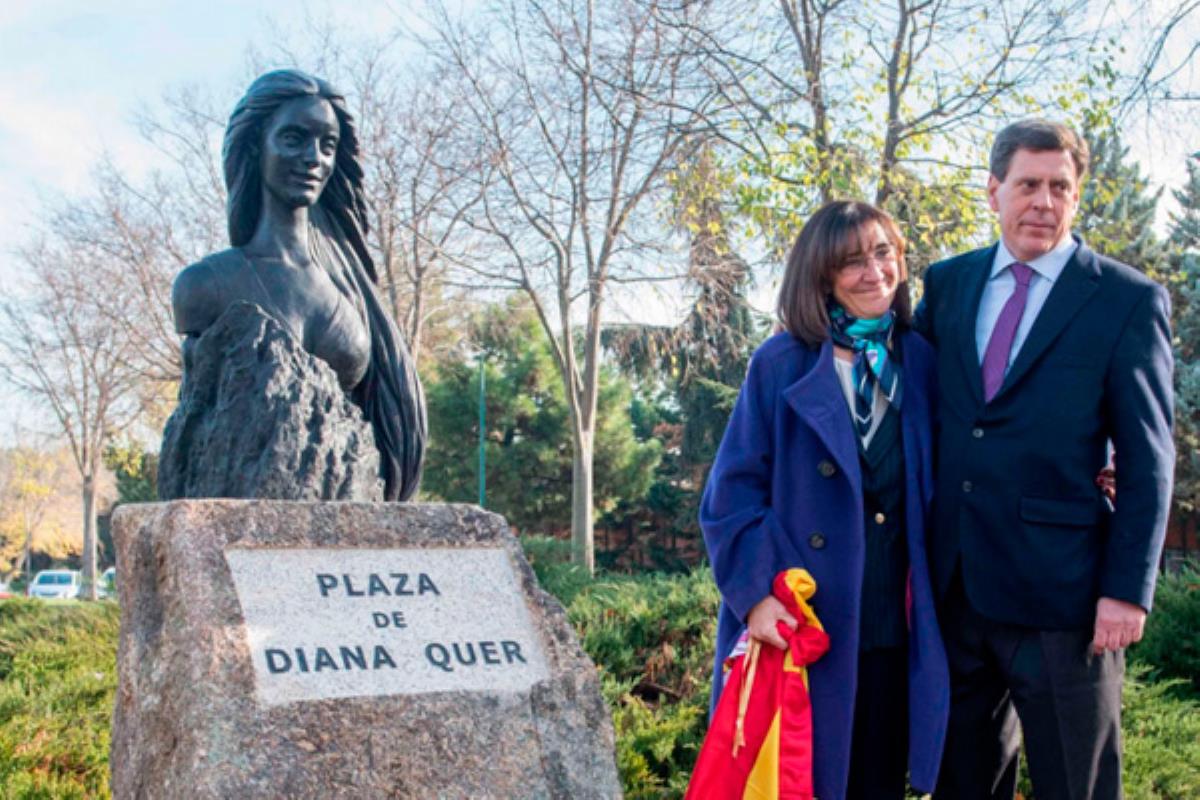 Una escultura y una plaza en el Parque San Juan de la Cruz  la recordarán 
