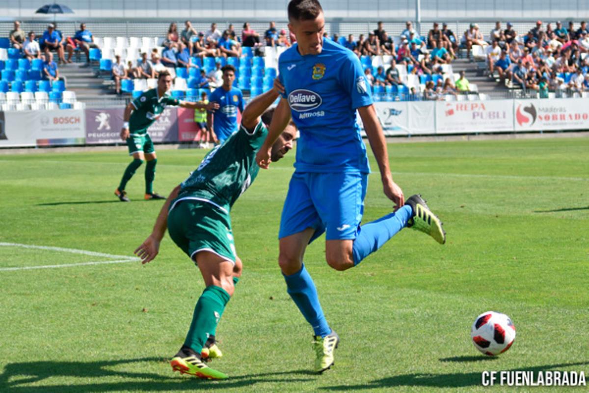 El club ha confirmado la llegada del delantero Héctor Gómez y puede cerrar dos salidas en las próximas horas