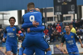 El delantero malagueño anotó 5 tantos en la victoria del Fuenla ante el Coruxo