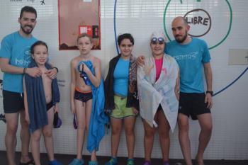 Ángel Calvo y Ángel Hoya imparten un programa lúdico y recreativo para niños con necesidades especiales cada martes y jueves en El Galeón