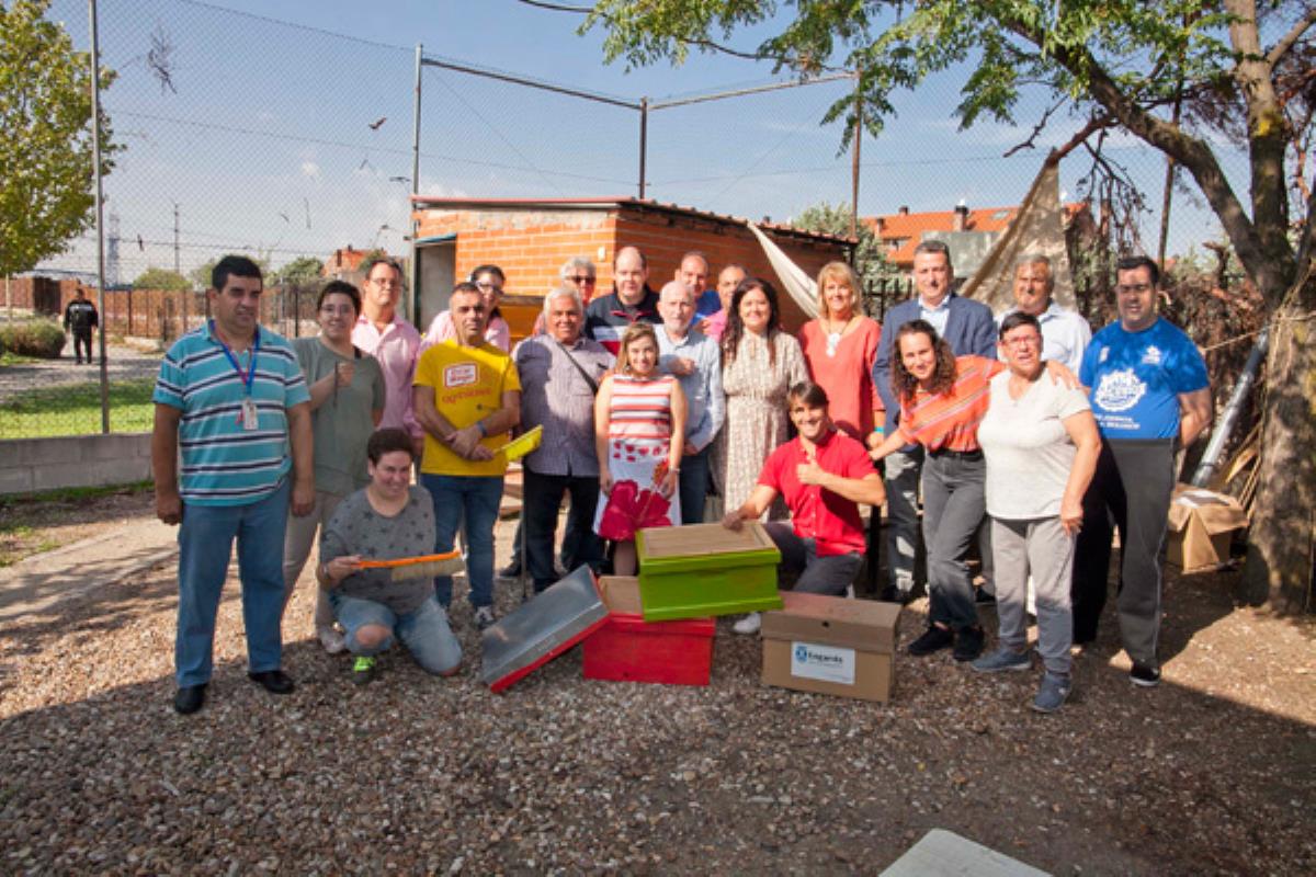 Personas con discapacidad intelectual colaboran en esta actividad municipal