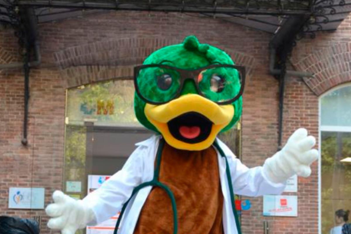 La finalidad del videojuego basado en la mascota del hospital, es distraer a los más pequeños cuando pasen miedo por los pinchazos