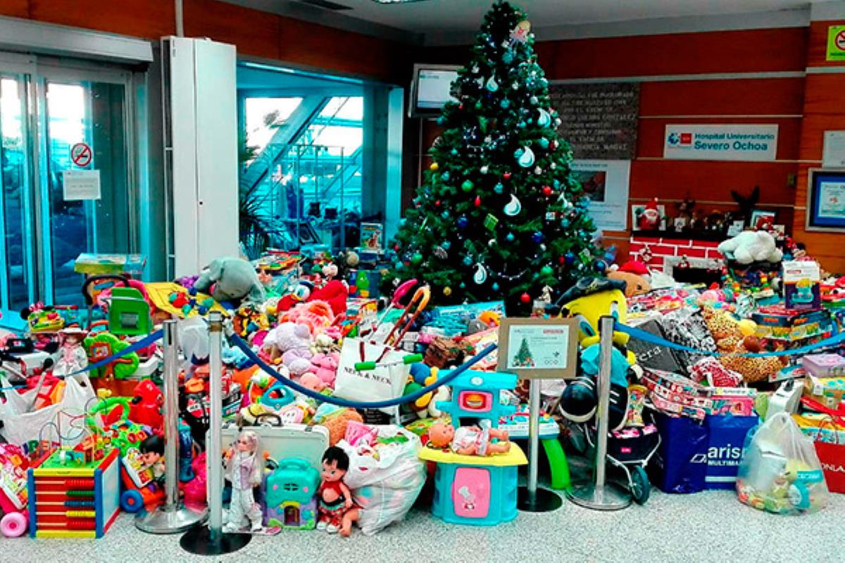 Durante estas Navidades, el hospital de Leganés ha recibido 17.000 juguetes que irán destinados a la Asociación Sonrisas
