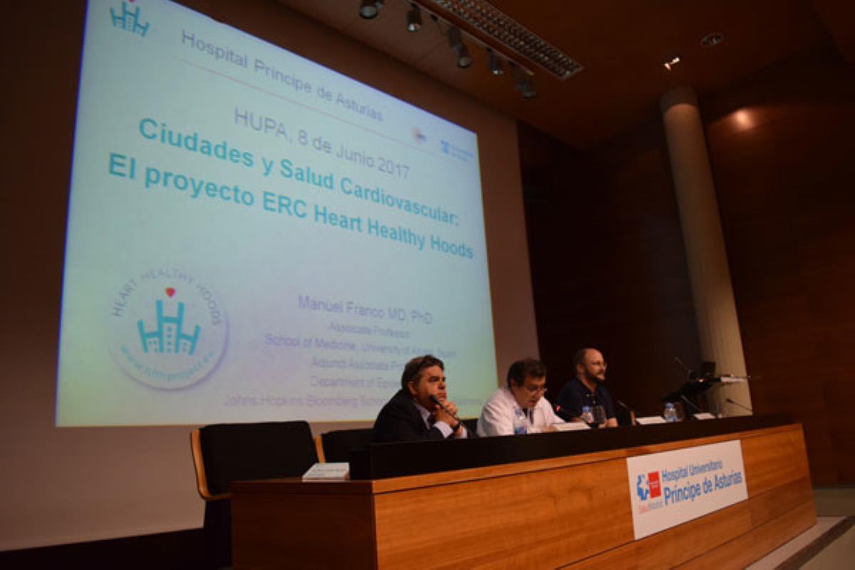 El Hospital ha hecho balance sobre la actividad investigadora de sus profesionales en la jornada anual de su Fundación para la Investigación Biomédica