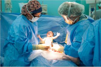 El Hospital de Fuenlabrada se compromete a mejorar el momento del parto con los pacientes