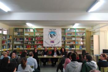 El programa se basa en la creación de una red solidaria de ayuda entre iguales