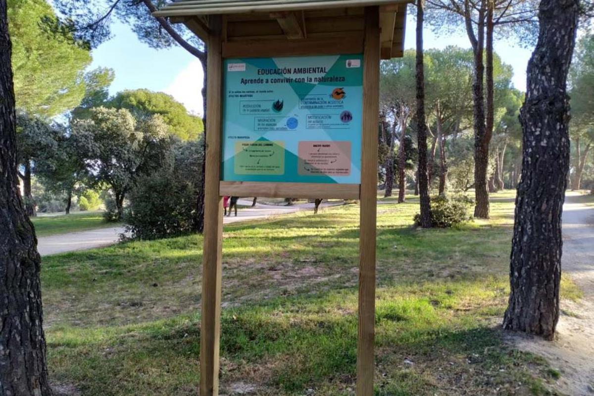 El Patronato del Monte del Pilar ha actualizado la señalización para ayudar a los visitantes a interpretar el entorno