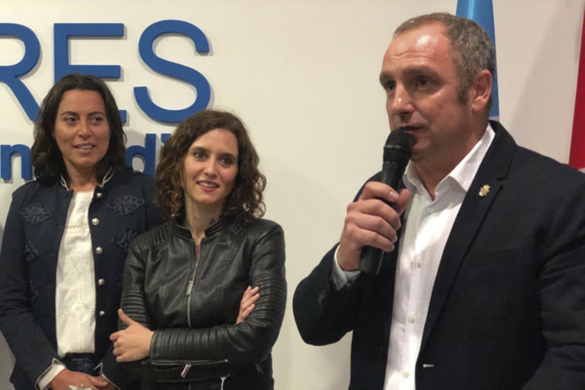 La agrupación inaugura su sede con la visita de la candidata a la Comunidad de Madrid, Isabel Díaz Ayuso