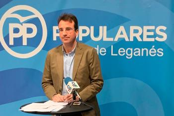 La formación critica que solo haya dos camiones de basura y un coche de Policía por las noches