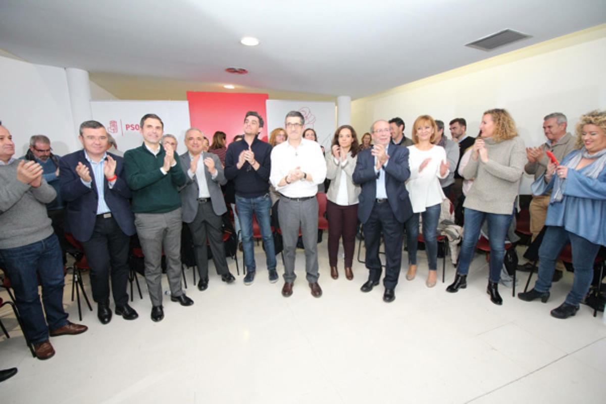 El ex lehendakari oficializa su candidatura con el apoyo de la división socialista madrileña