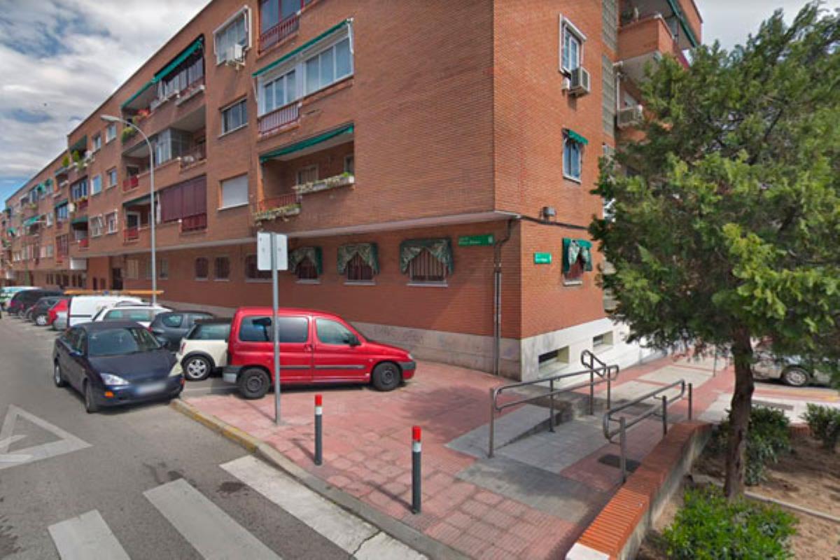 La formación política ha recogido varias quejas de vecinos que aseguran que las industrias de la zona queman sustancias por la noche