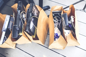 Se ha planteado un código de buenas prácticas para acabar con las bolsas y envases de plástico en Madrid