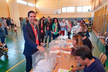 El PSOE obtenía un total de 12 escaños; le sigue, Cs con 6; PP con 5 y Vox y Unidas Podemos 2 escaños cada grupo