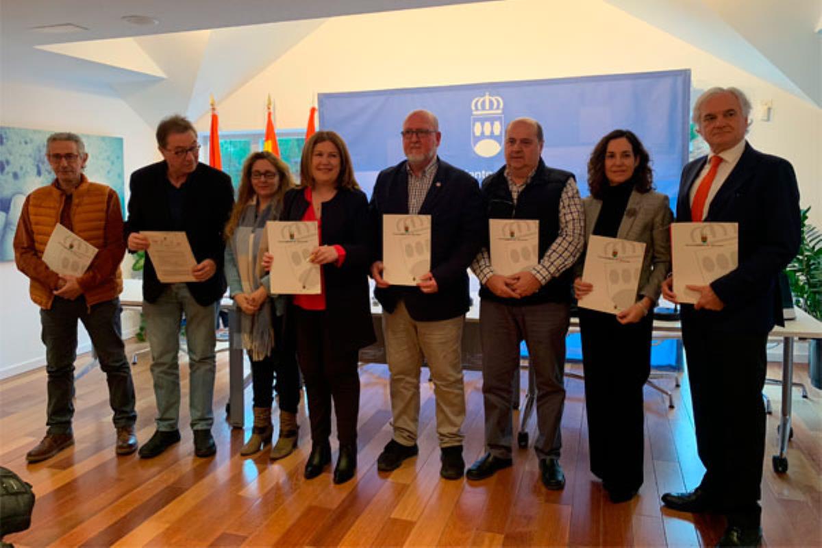 El acuerdo refrenda la confección de una mesa de trabajo entre agentes económicos, sociales e institucionales