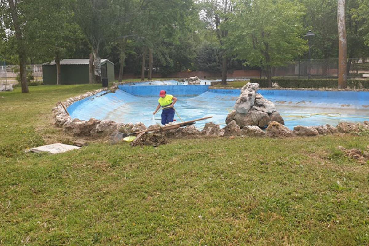 Estos trabajos se realizan cada año para el mantenimiento en buen estado del estanque