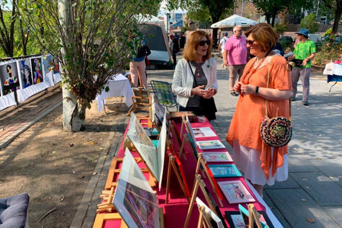 Se podrán encontrar pinturas, esculturas, bisutería y complementos entre otros artículos