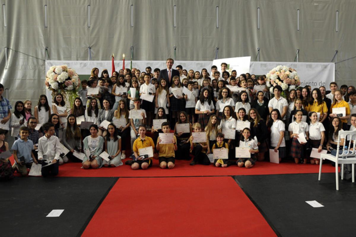 El expediente académico y la implicación en proyectos sociales son determinantes para conseguir el premio