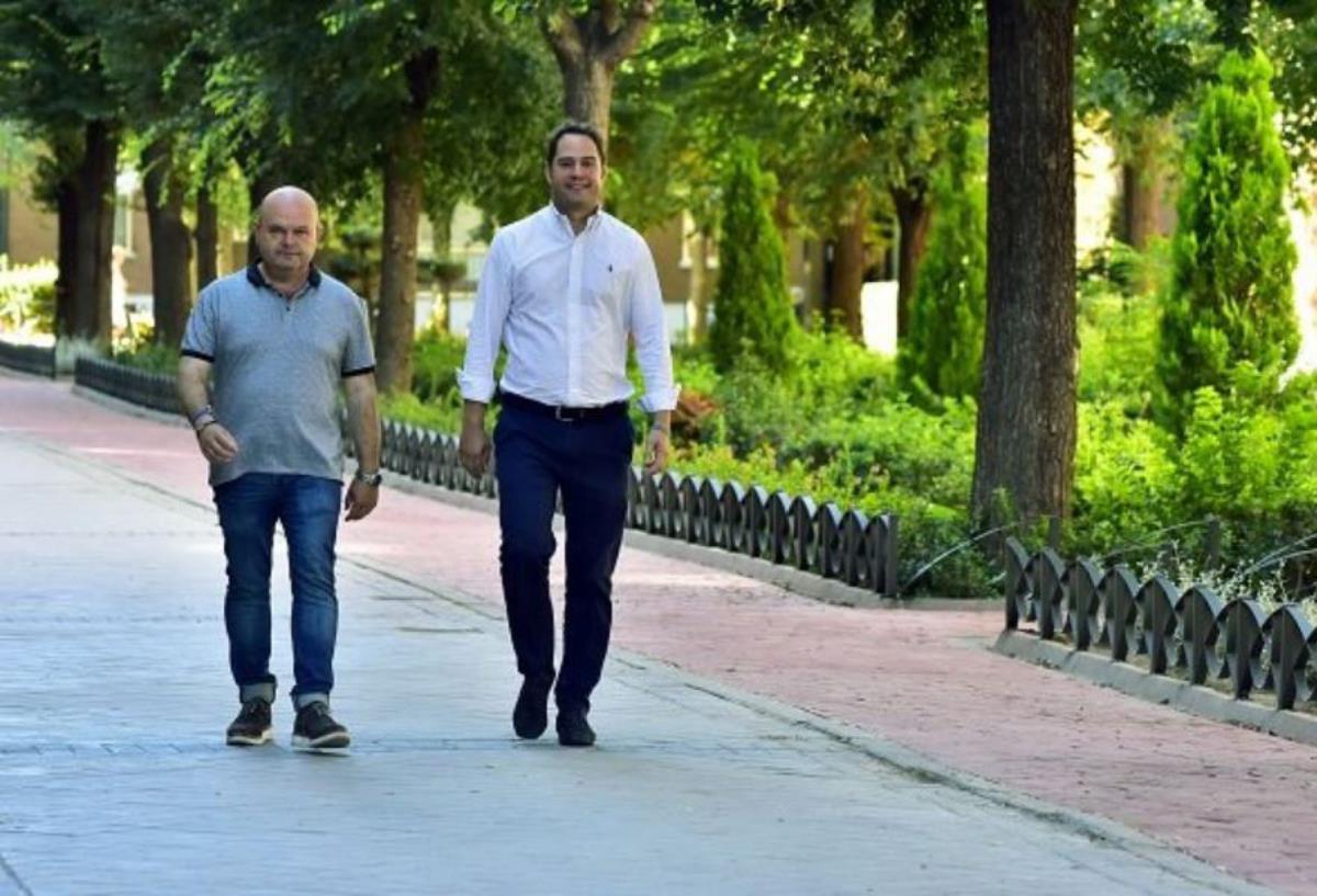 El alcalde, Ignacio Vázquez, ha visitado las obras de la calle París y el Barrio Orbasa