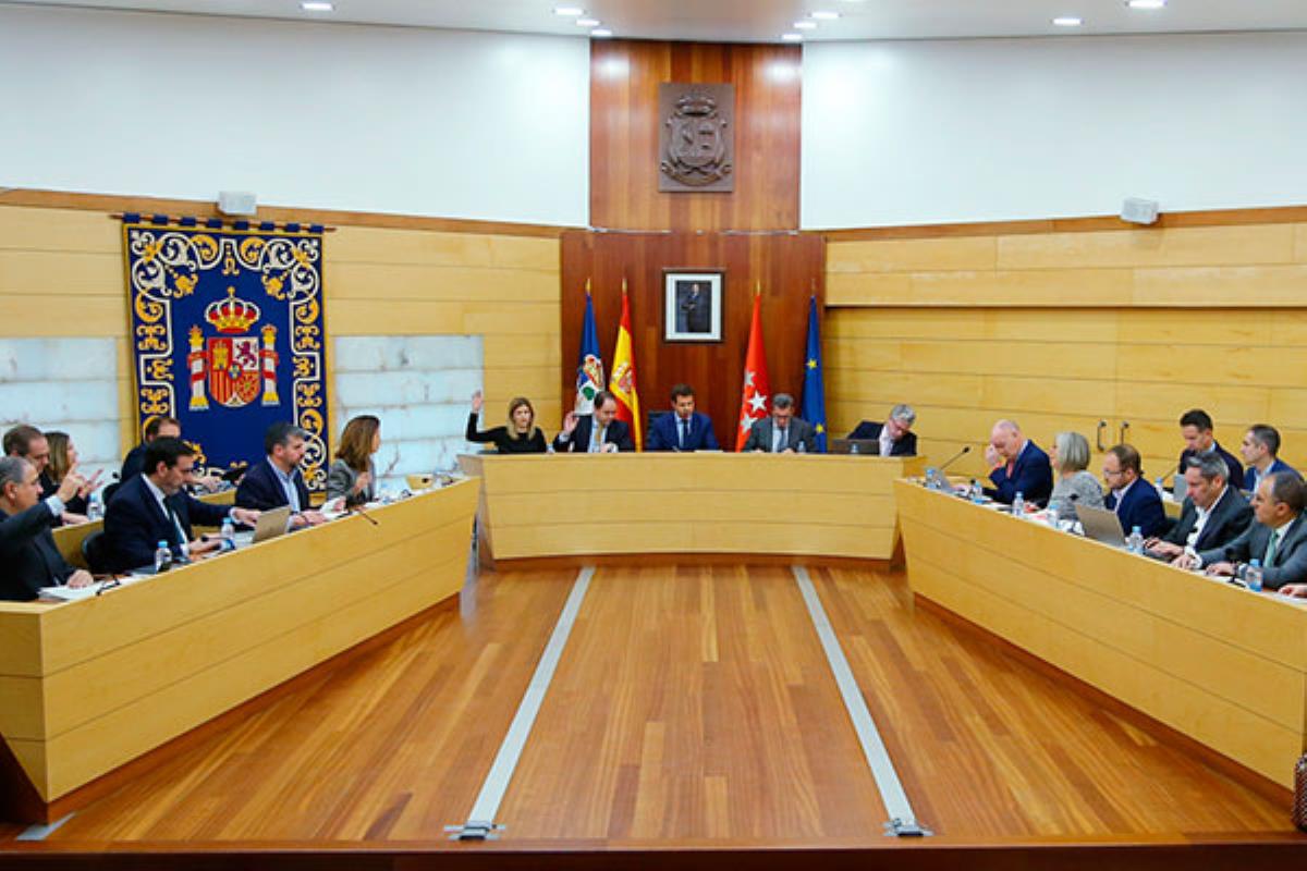 Además, durante la sesión plenaria, se acordó un reconocimiento a los valores de la Constitución