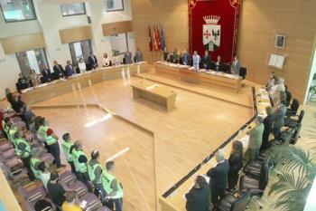 Las protestas iniciadas durante la votación de una moción ha provocado la suspensión temporal del pleno