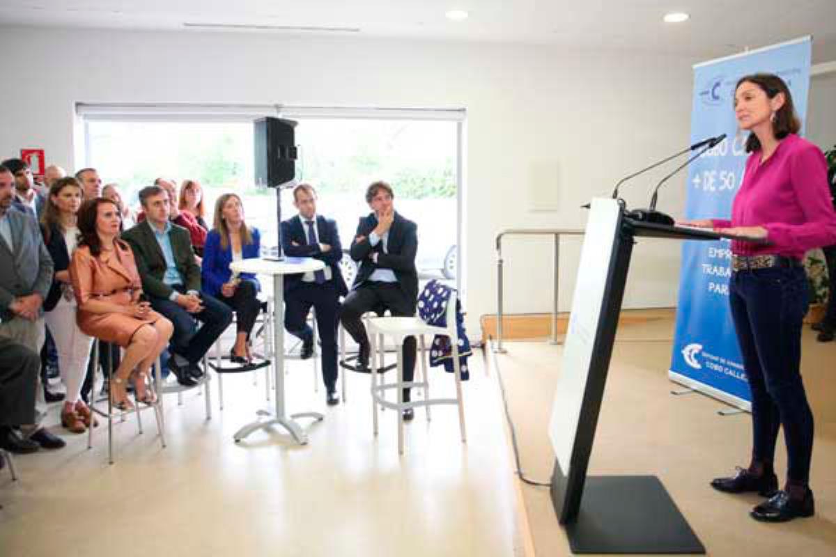 La actual Ministra de Industria, Reyes Maroto, se ha comprometido con los empresarios de la ciudad a su construcción