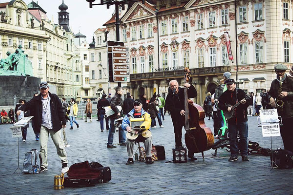 El ayuntamiento asegura que la medida se aplicará para "garantizar el silencio a los vecinos"