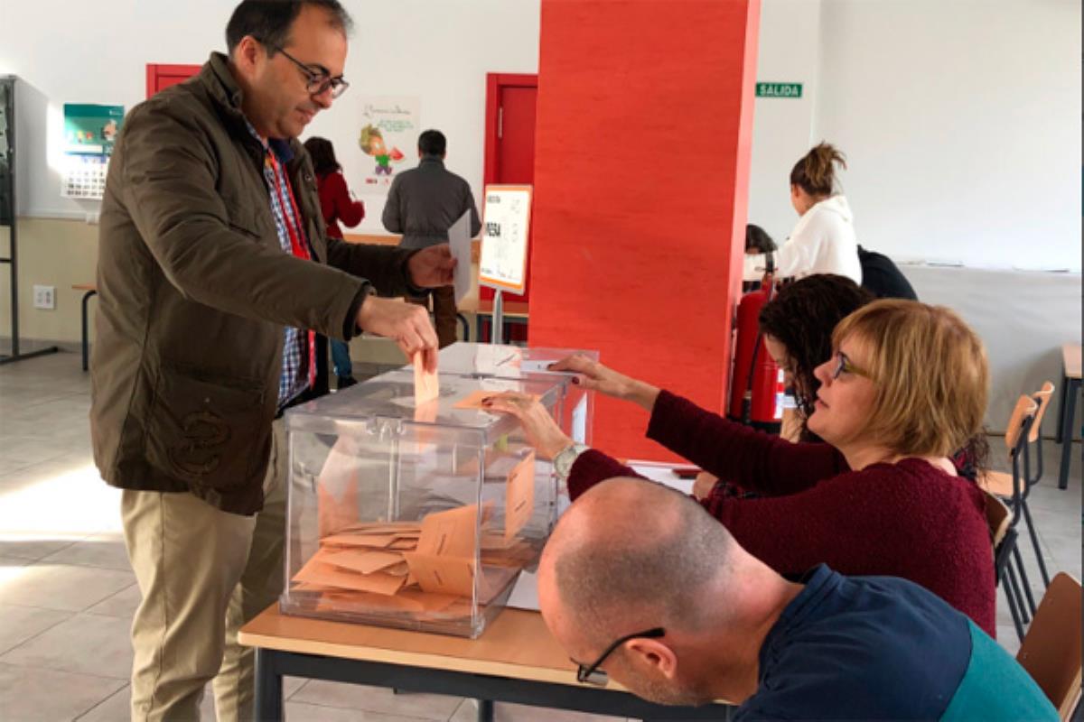 El PSOE obtiene los mejores resultados de la jornada y PP y Podemos frena el ascenso de la formación de Abascal